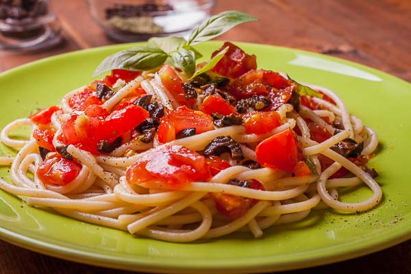 Спагети с домати за въглехидратен ден